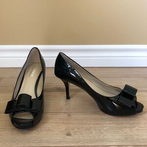 Women’s Andrew Stevens Carolina Glossy Leather Black Bow High Heels size 7.5